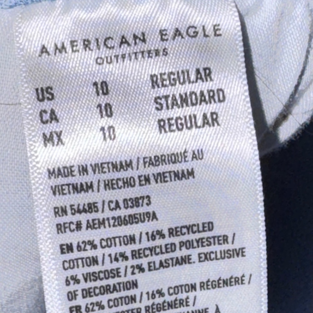 American Eagle Outfitters Light Wash Cropped Jeans - Picture 7 of 10
